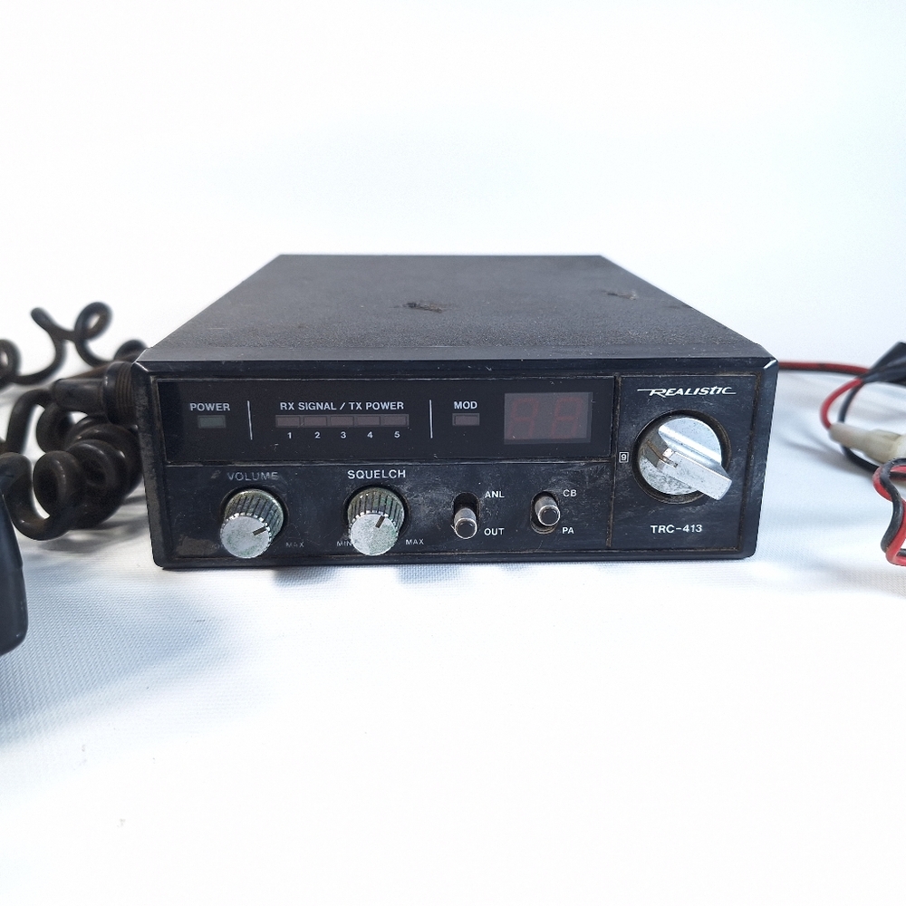 Realistic TRC-413 CB Radio 2 Way 40 Channels with Microphone & Power Cord